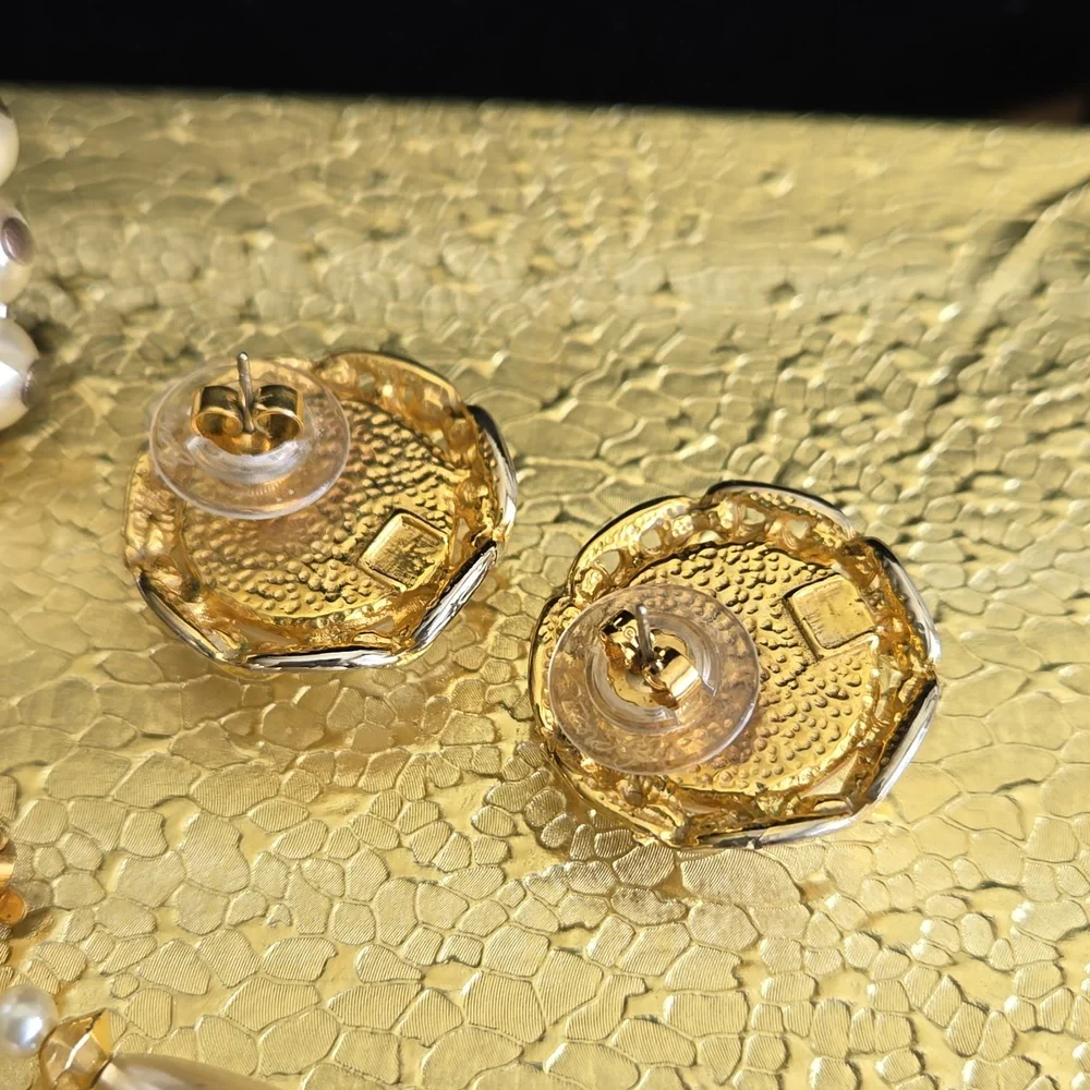 Pearls pearls and pearls earrings - Picture 5 of 10